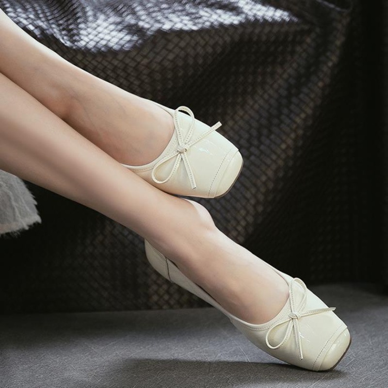 Zapatos de tacón bajo de cuero - Women Shoes Japanese Brand reseña y precio